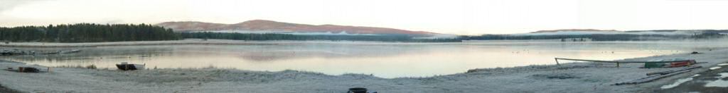 Tunkwa søen en tidlig morgen i -5°C frost før solen står op.